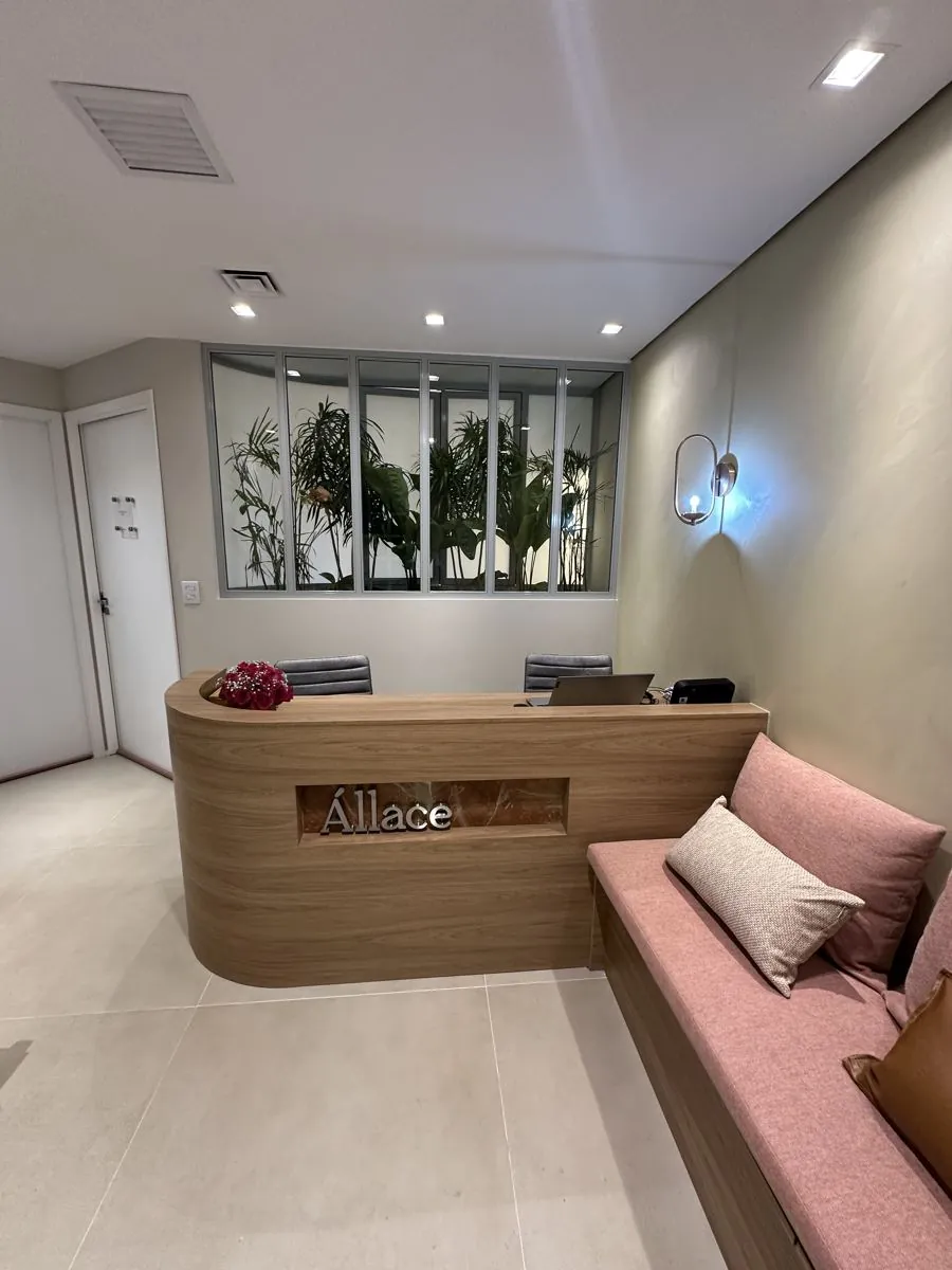 Recepção da Clínica Állace, consultório da Dra. Andrêsa Lima na Vila Olímpia, São Paulo